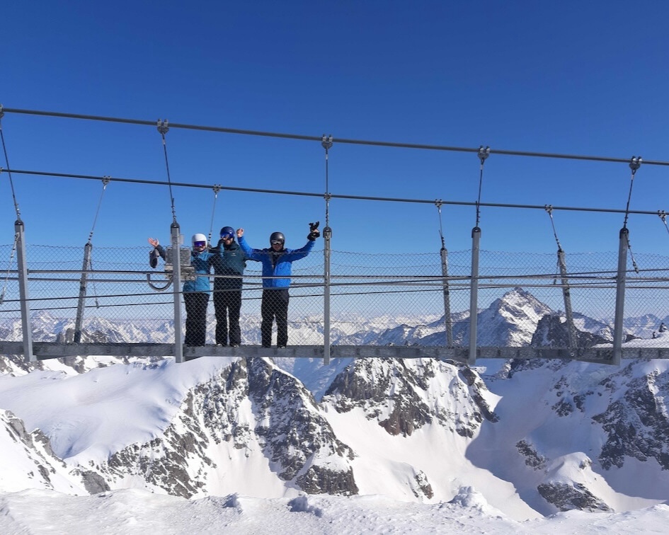 get to the Titlis Cliff Walk