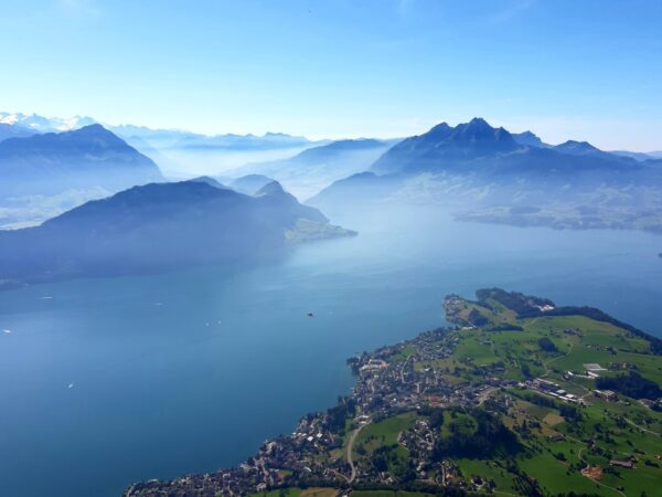 Guided hiking experience in Swiss Alps