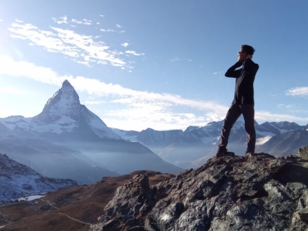 Guided hiking experience in Swiss Alps