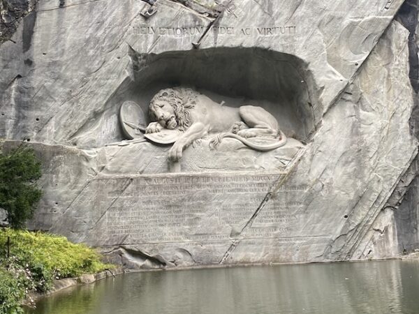 Leon monument lucerne